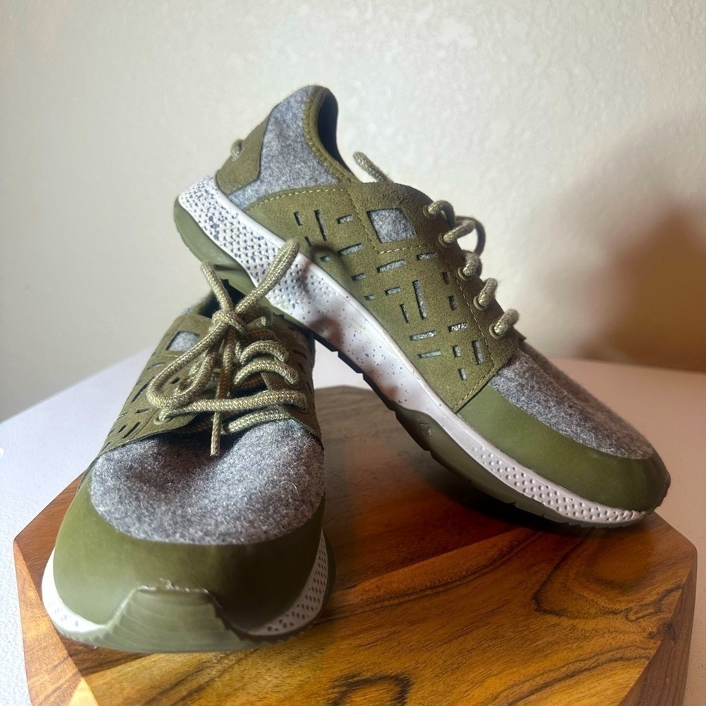 Sperry 7 seas wool boat shoes women’s size 8.5
